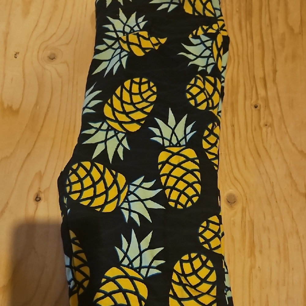 NWOT OS Lularoe Pineapple Leggings